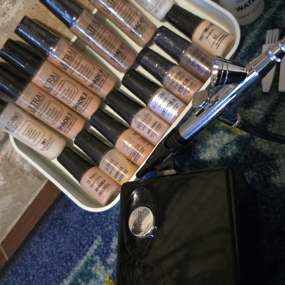 LUMINESS AIR Airbrush Makeup Kit with Compressor